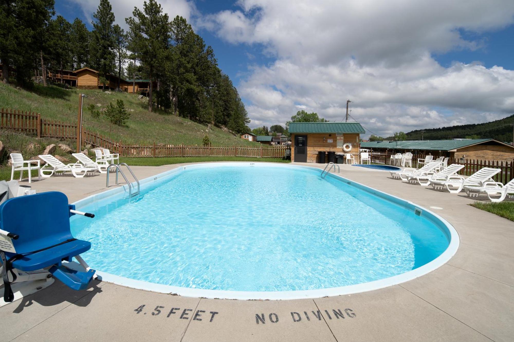 Rock Crest Lodge & Cabins Custer Eksteriør billede