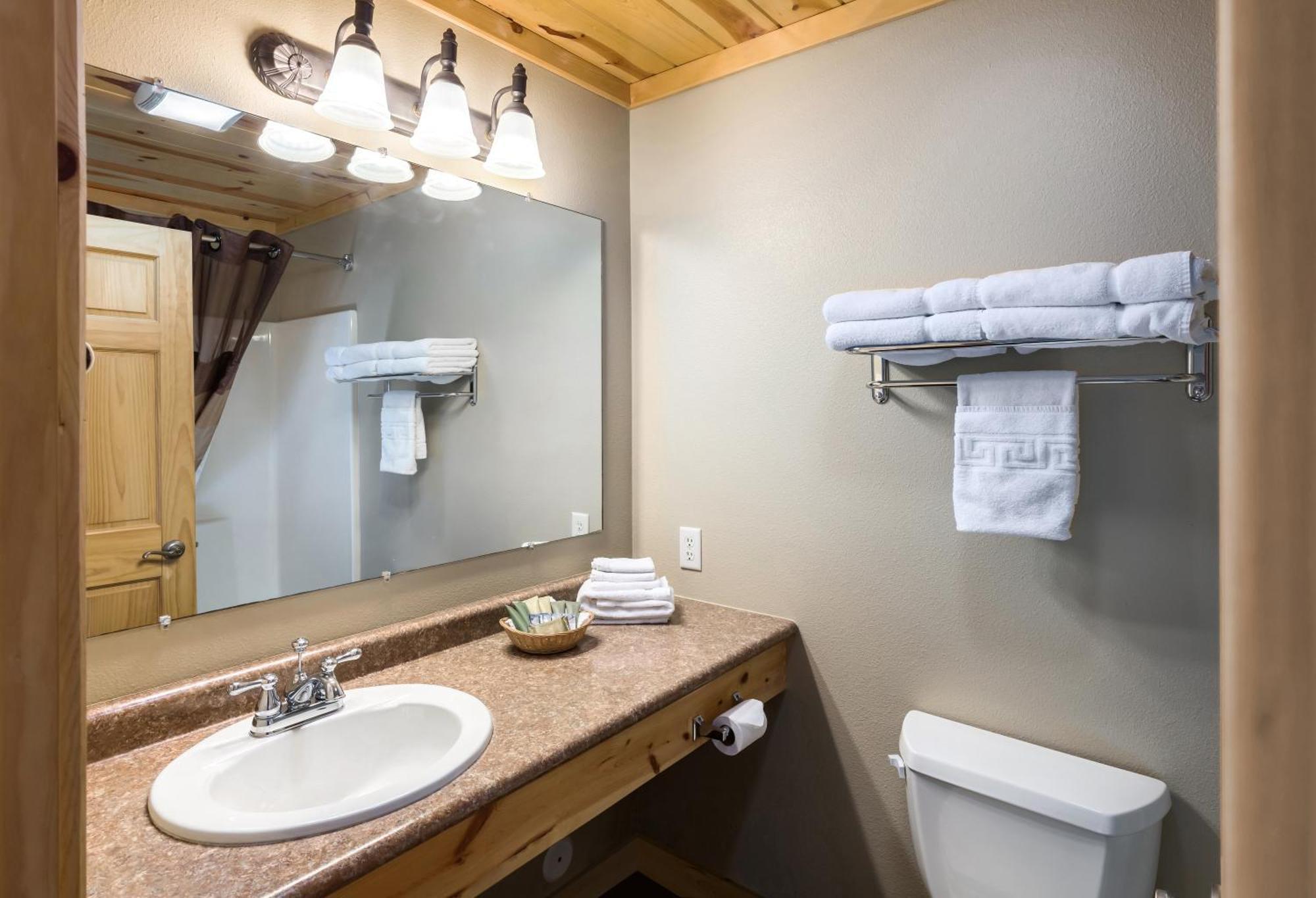Rock Crest Lodge & Cabins Custer Eksteriør billede