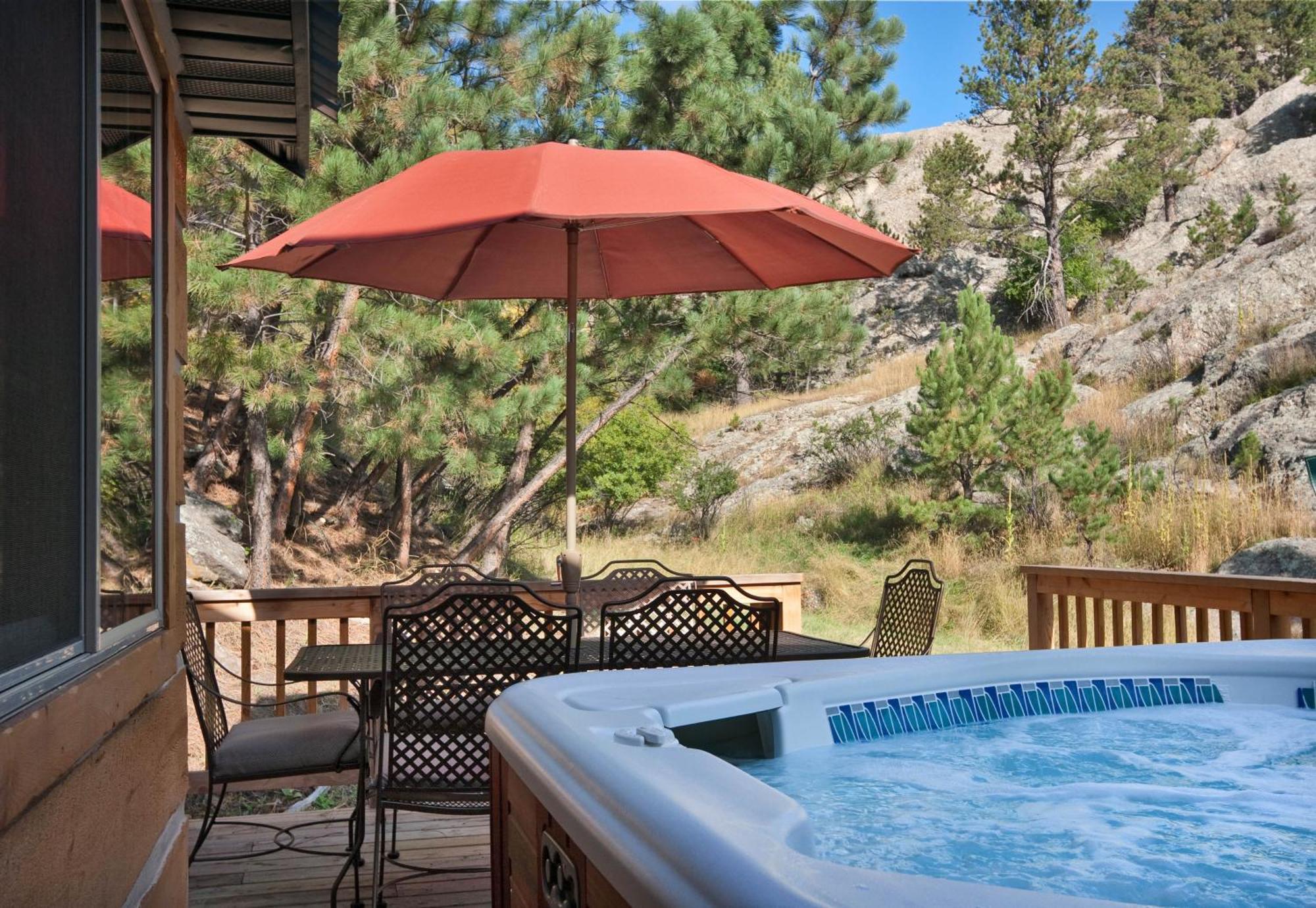 Rock Crest Lodge & Cabins Custer Eksteriør billede