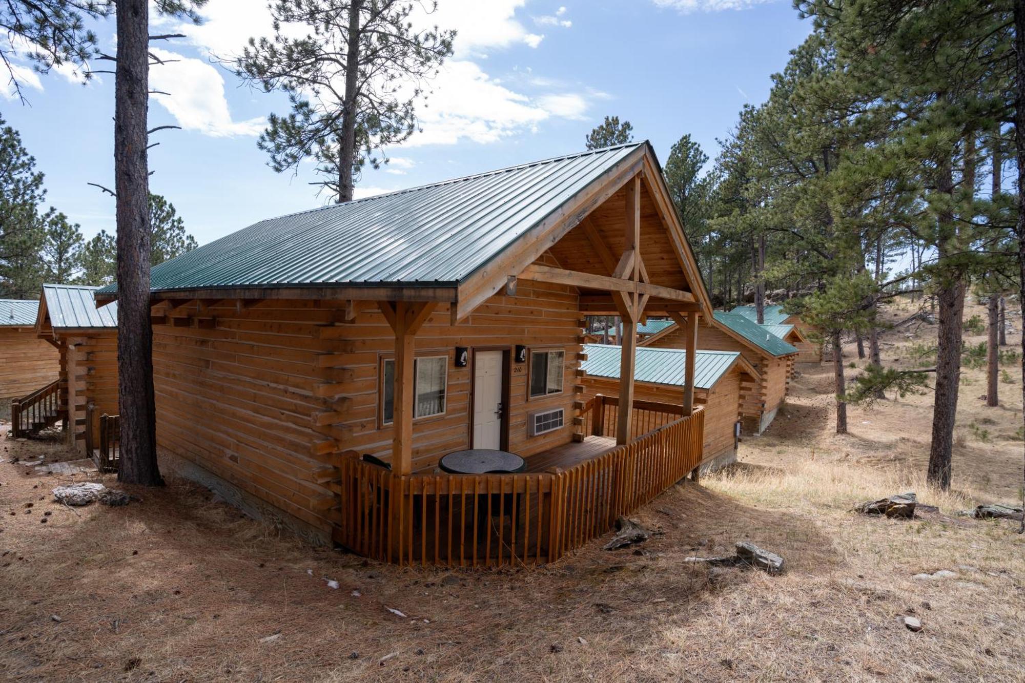 Rock Crest Lodge & Cabins Custer Eksteriør billede