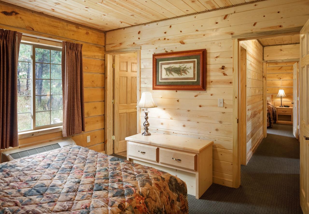 Rock Crest Lodge & Cabins Custer Eksteriør billede