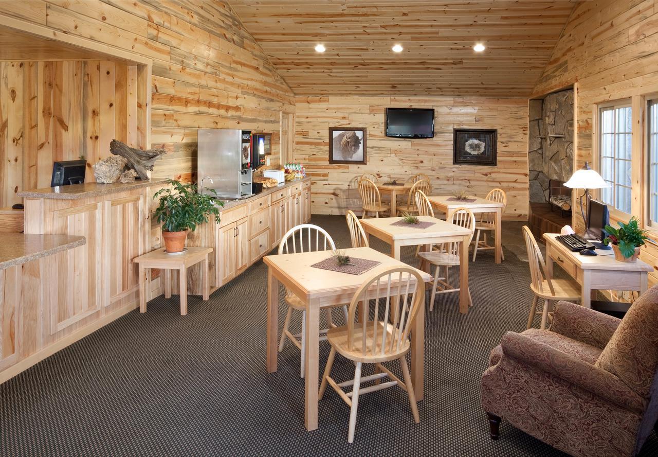 Rock Crest Lodge & Cabins Custer Eksteriør billede