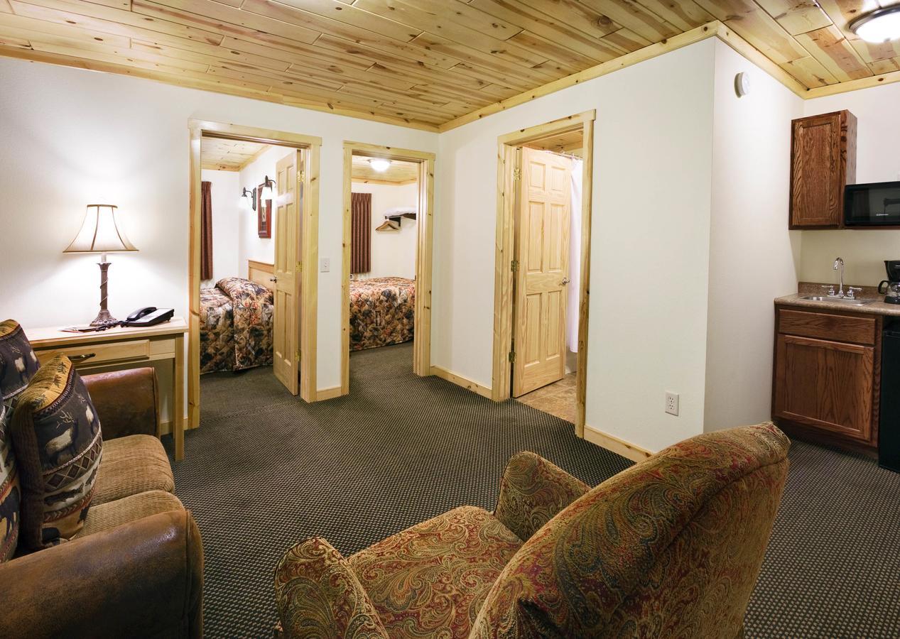 Rock Crest Lodge & Cabins Custer Eksteriør billede