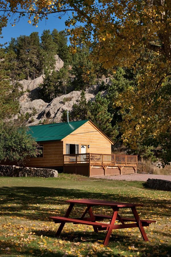 Rock Crest Lodge & Cabins Custer Eksteriør billede