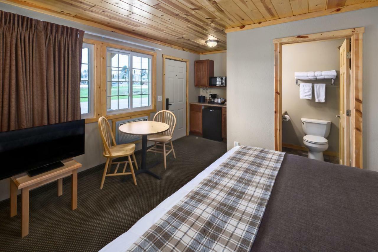 Rock Crest Lodge & Cabins Custer Eksteriør billede
