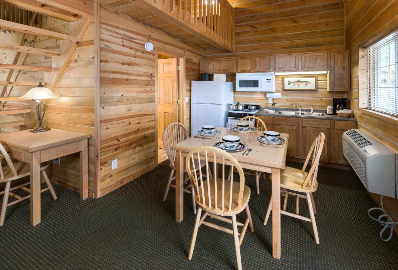 Rock Crest Lodge & Cabins Custer Eksteriør billede
